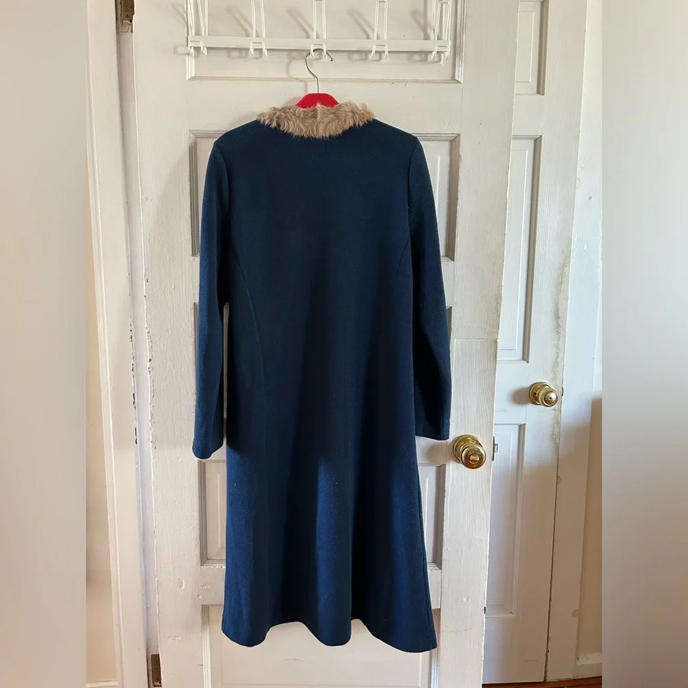 Elegant, Fur-lined, heavy cotton blue dress - Picture 3 of 6